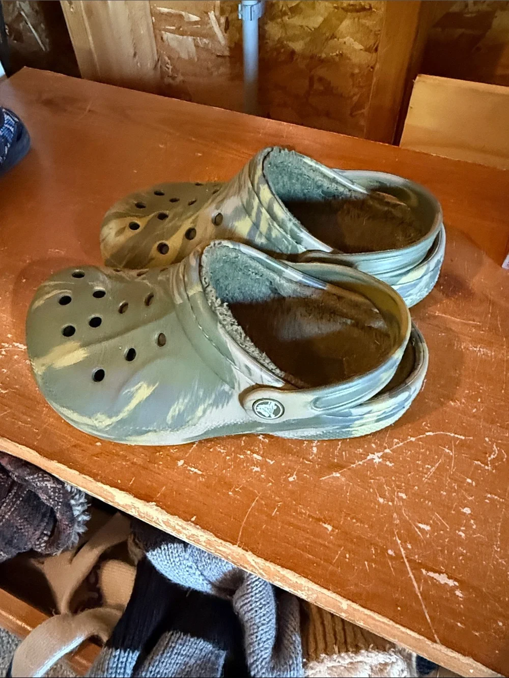 Kids Camouflage lined Crocs - Olive Green